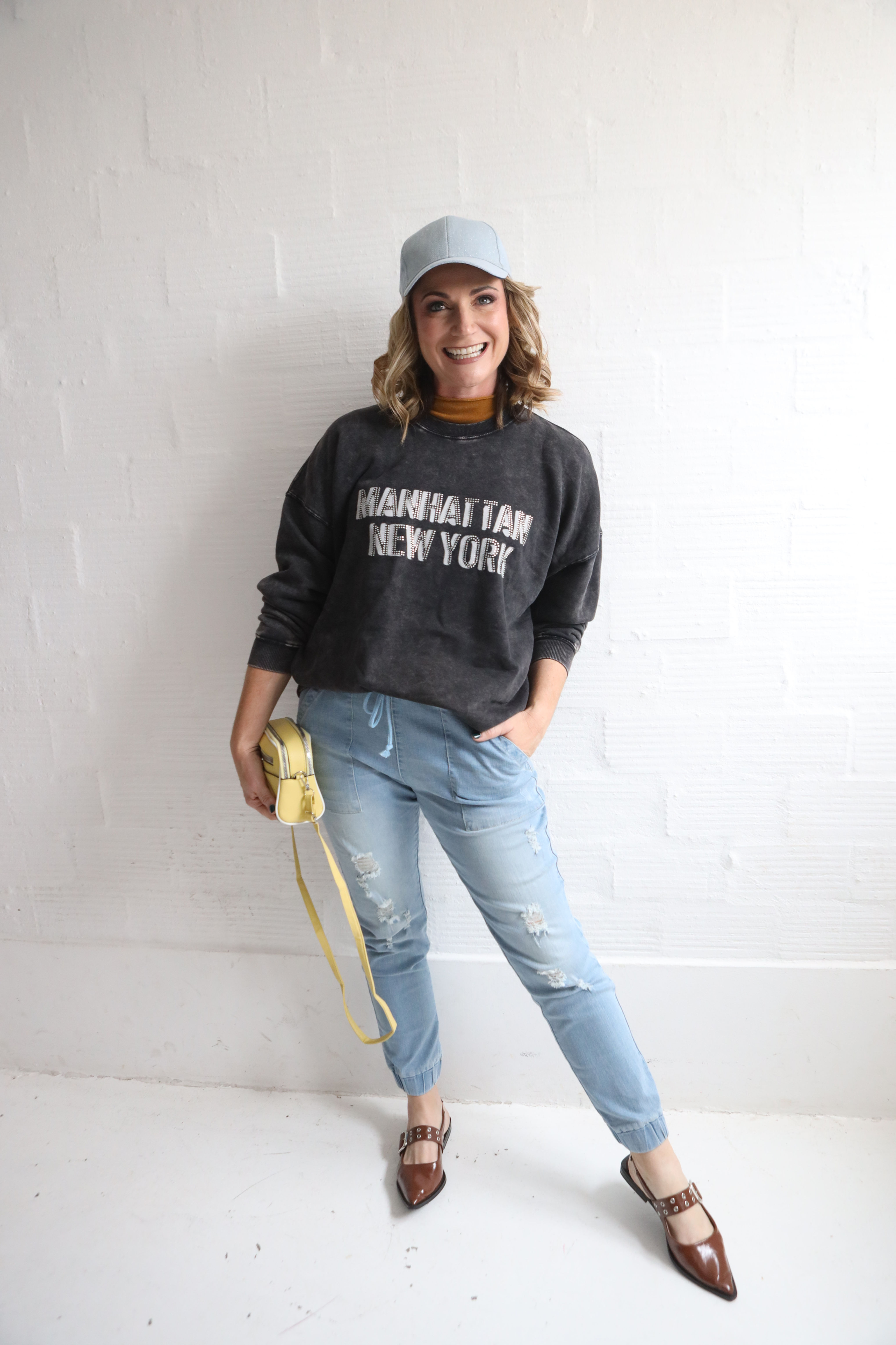 WASHED BLACK SWEATER