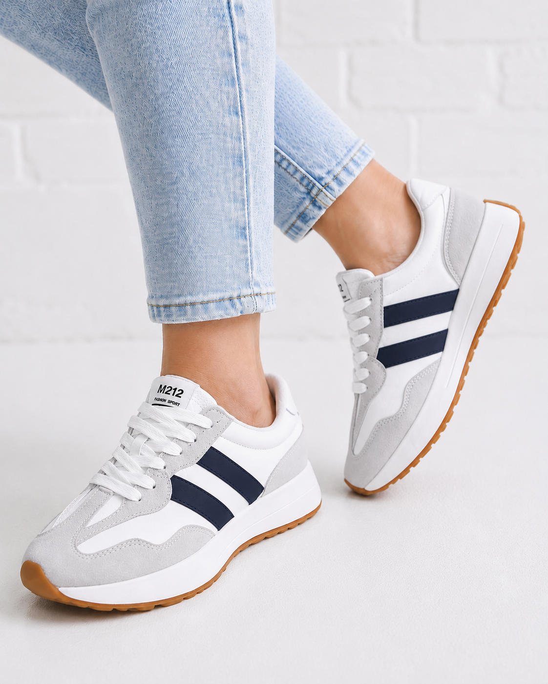 NAVY STRIPE SNEAKERS