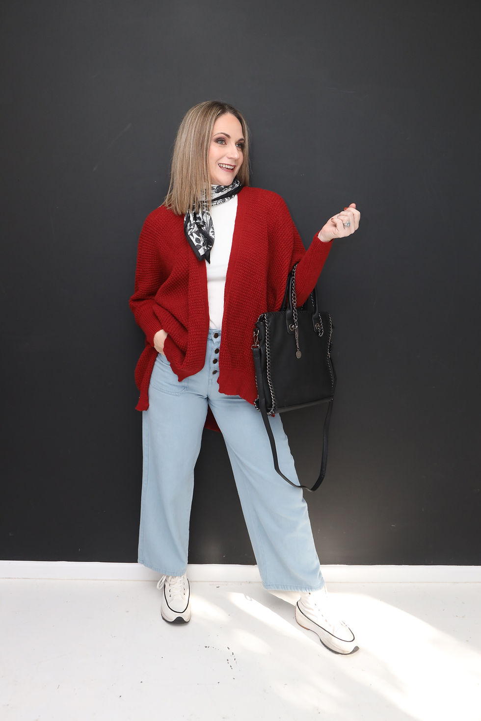 Thumbnail: MEL BUTTON JEANS