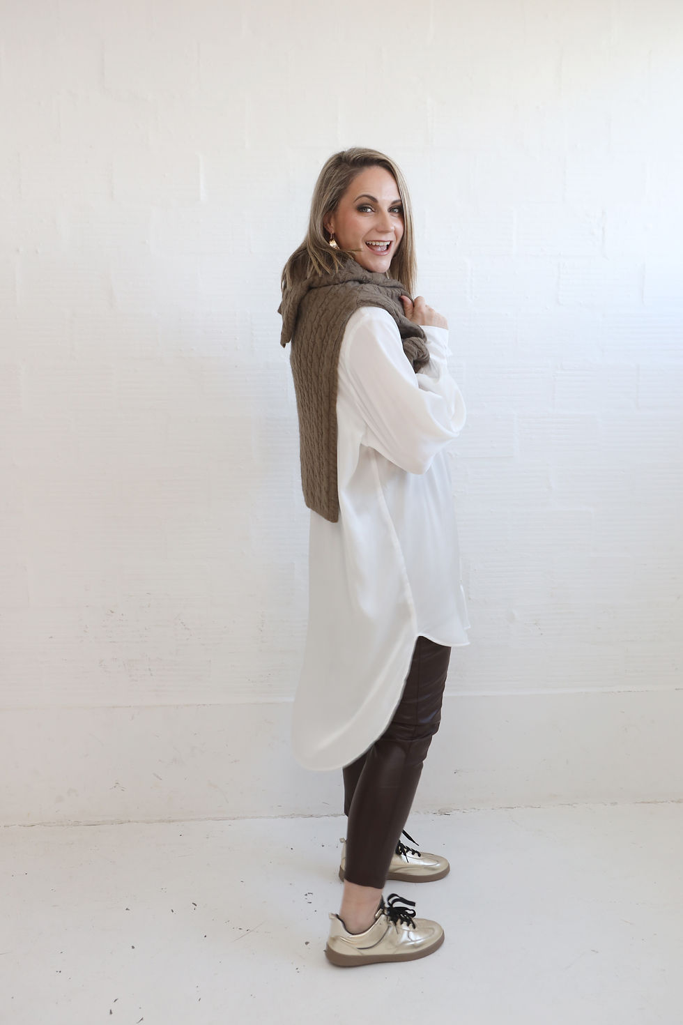 Thumbnail: WINTER WHITE SHIRT|DRESS