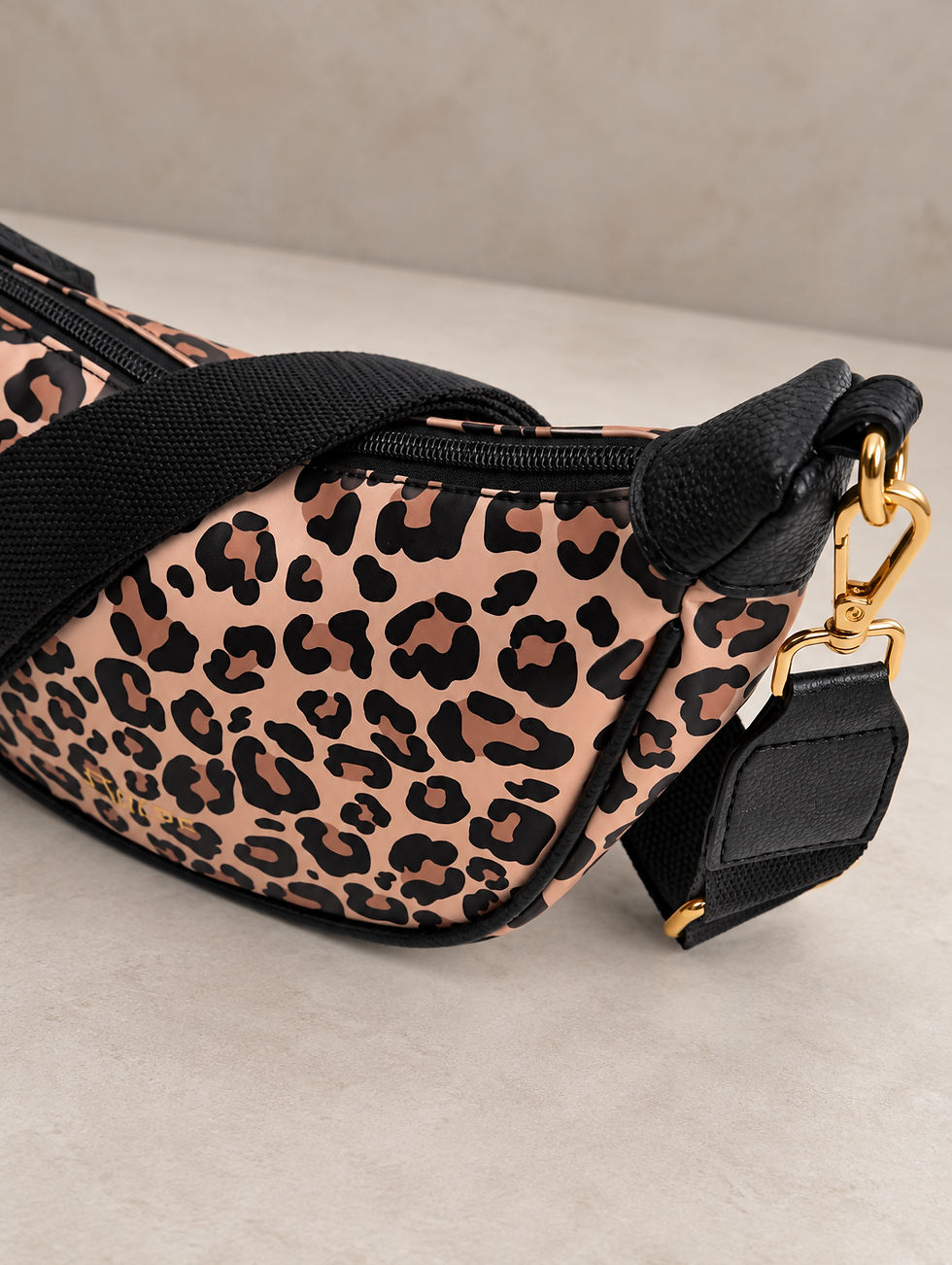 Thumbnail: Leopard Print Bag