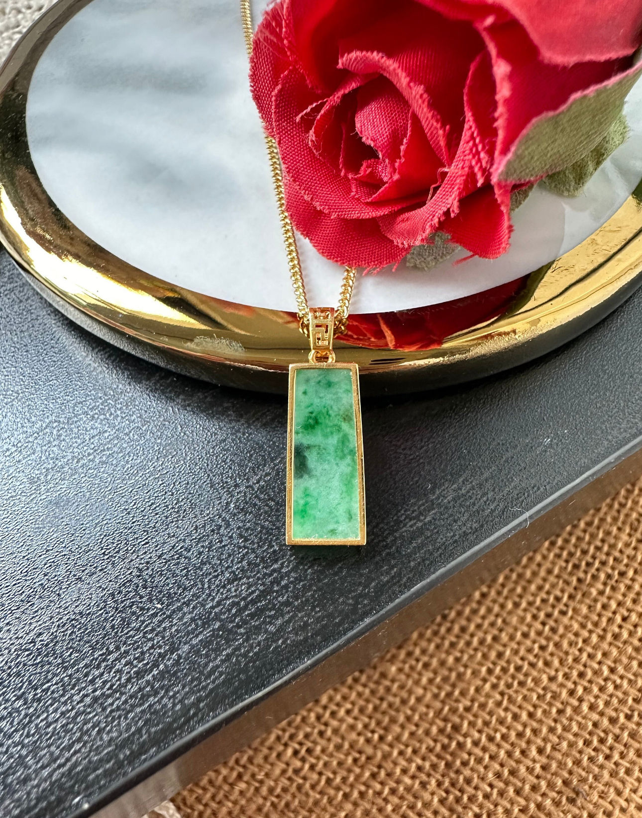 Apple Green Vein Type A Grade A Natural Jadeite Plain Rectangle 18K Pendant 