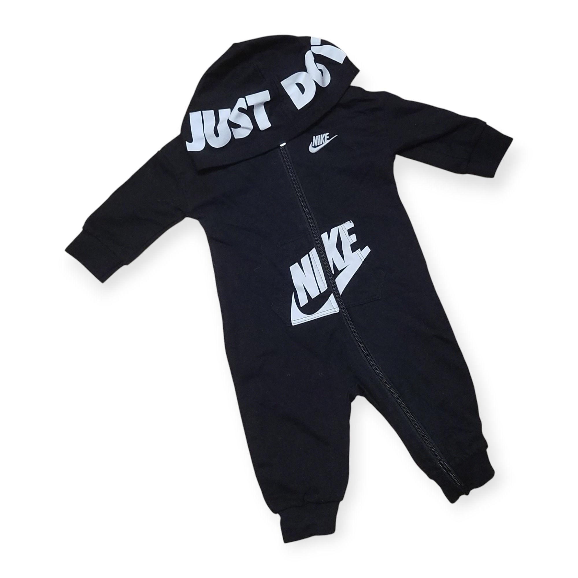 6 mois - NIKE - ensemble comme neuf!