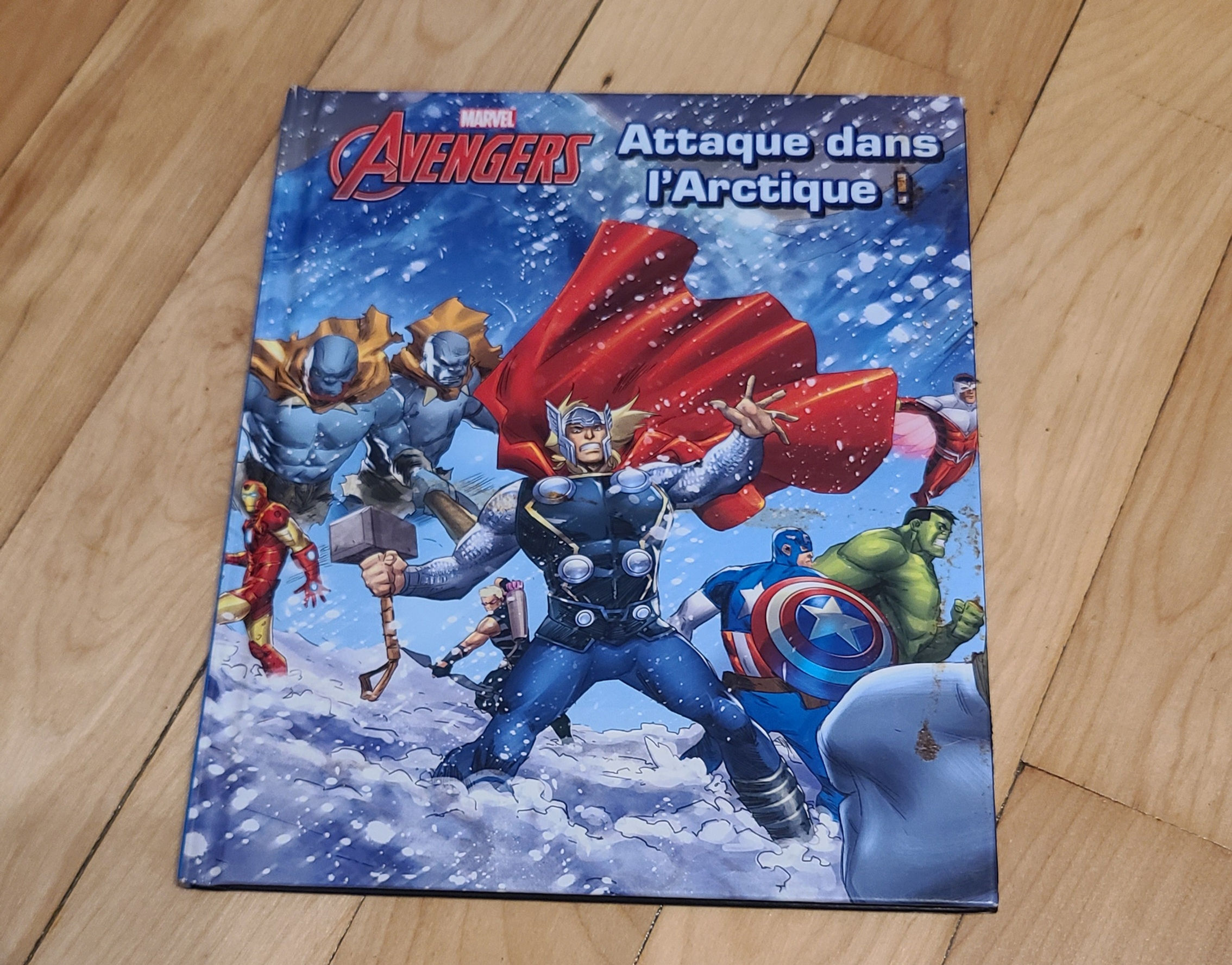 Avengers - ATTAQUE ARCTIQUE - petit format couverture dure 