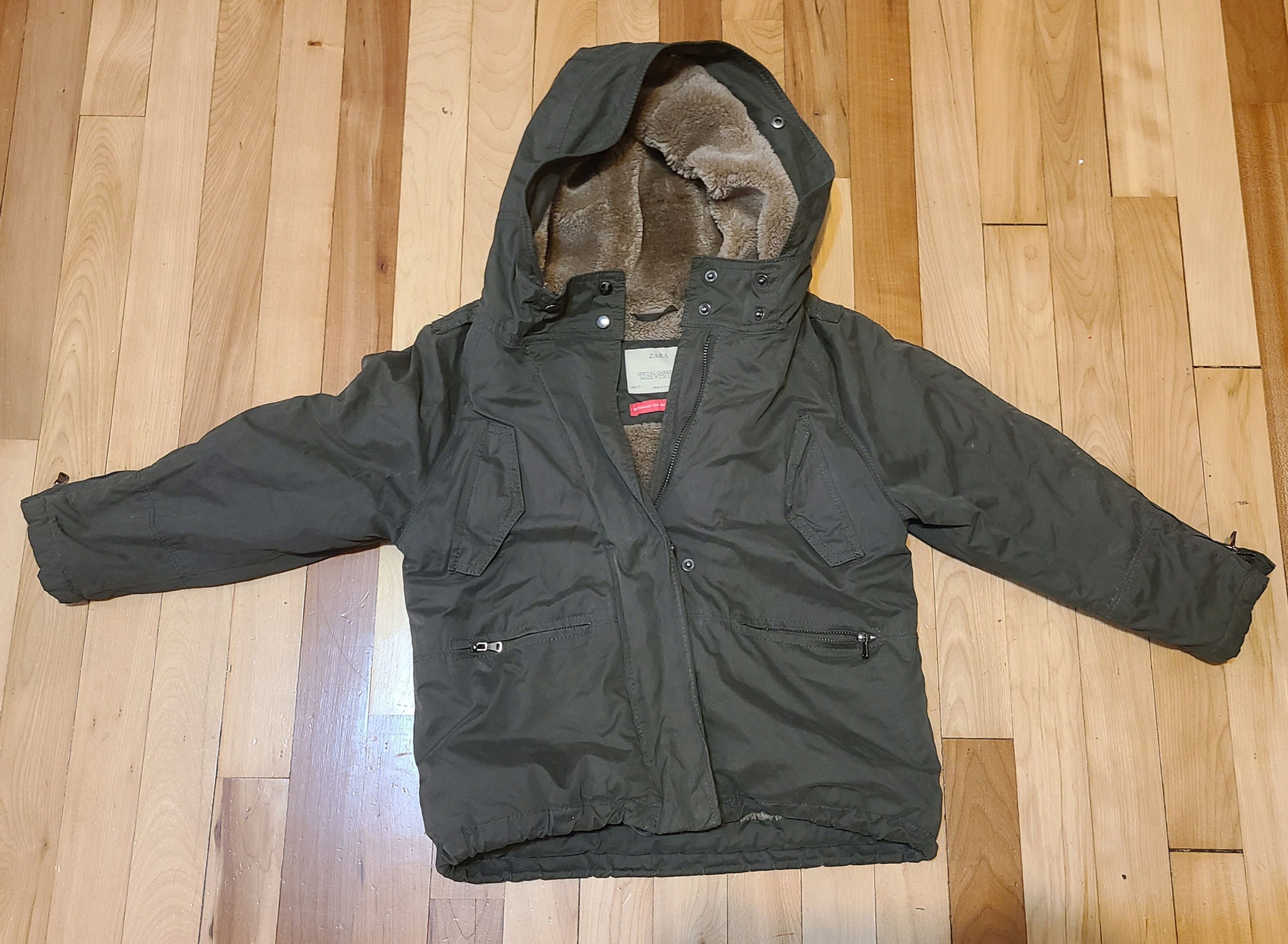 7 ans -ZARA - manteau de mi-saison doublé chaud en super état!