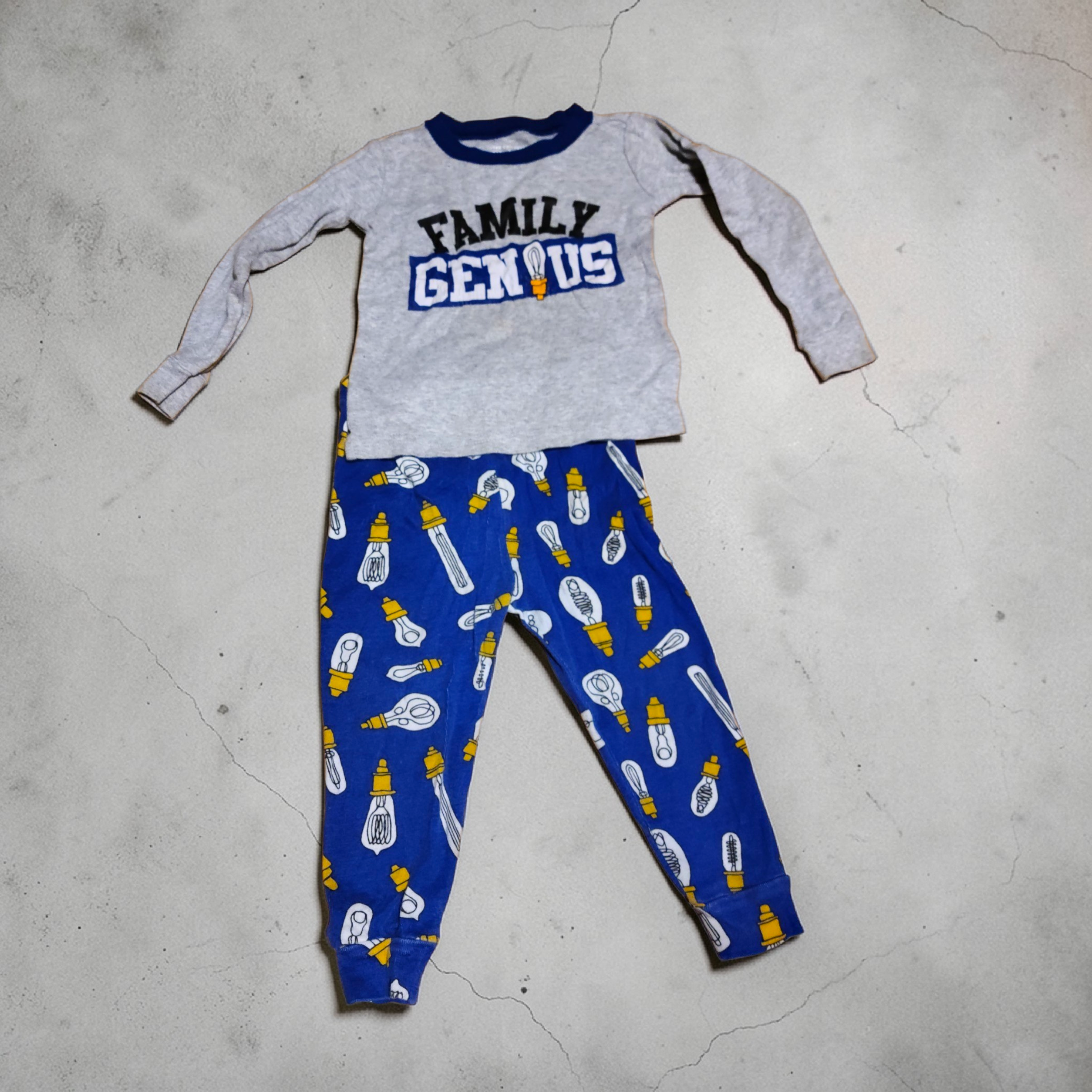 12 mois - pyjama du petit génie! *