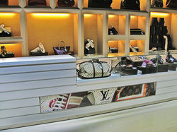 Asia (Int’l) Duty Free Shop廣告燈箱設計