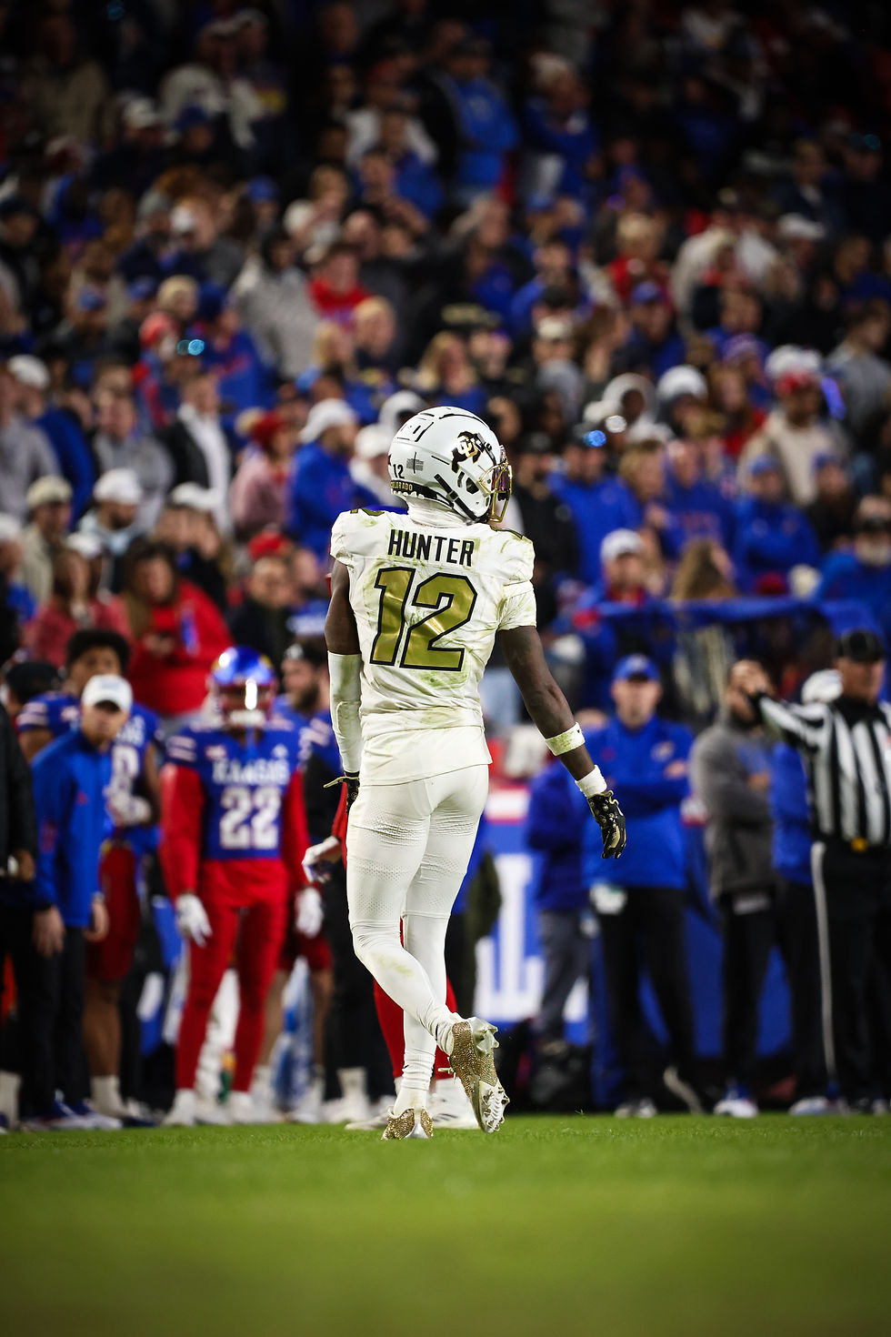 Travis Hunter taking the field
