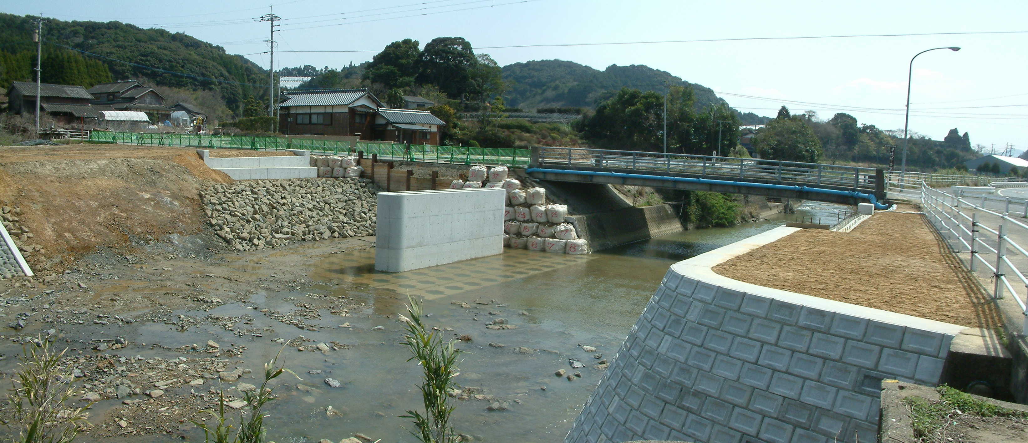 左岸下流より