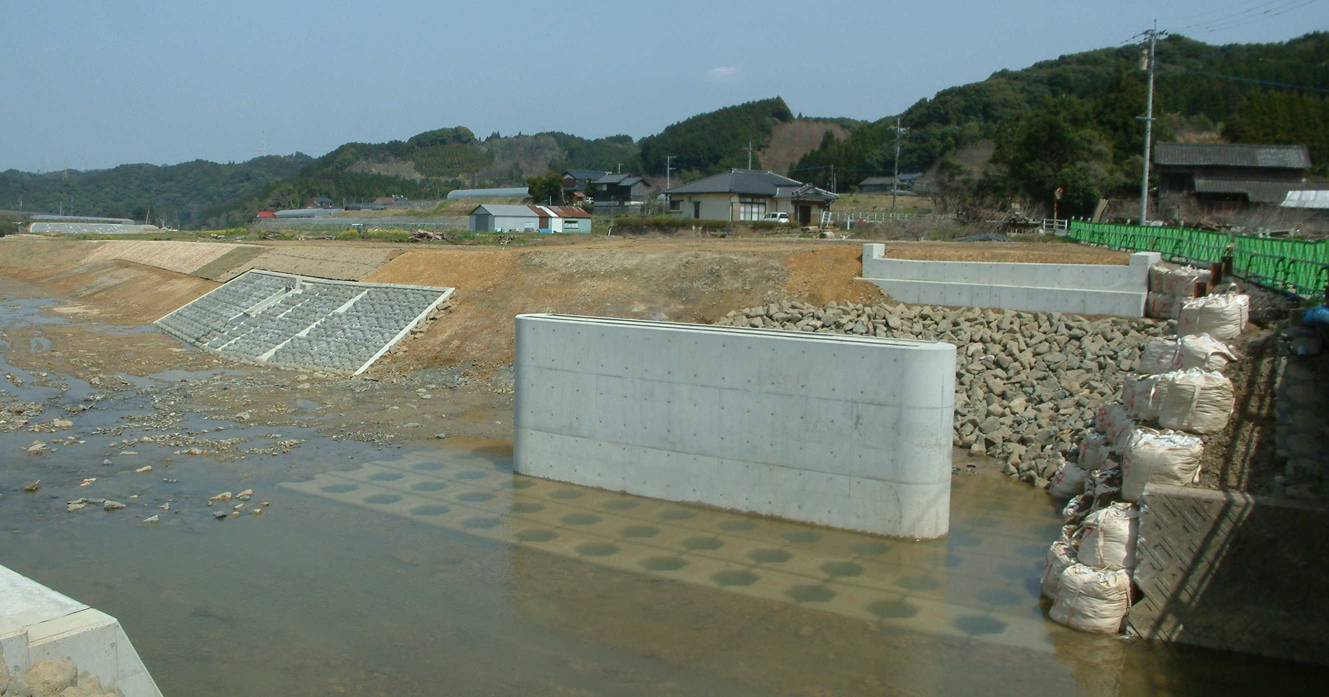 左岸より