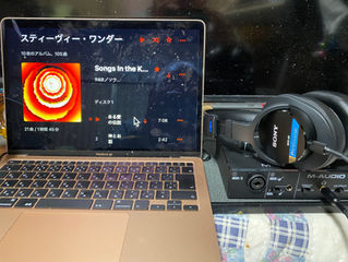 新しいヘッドホン