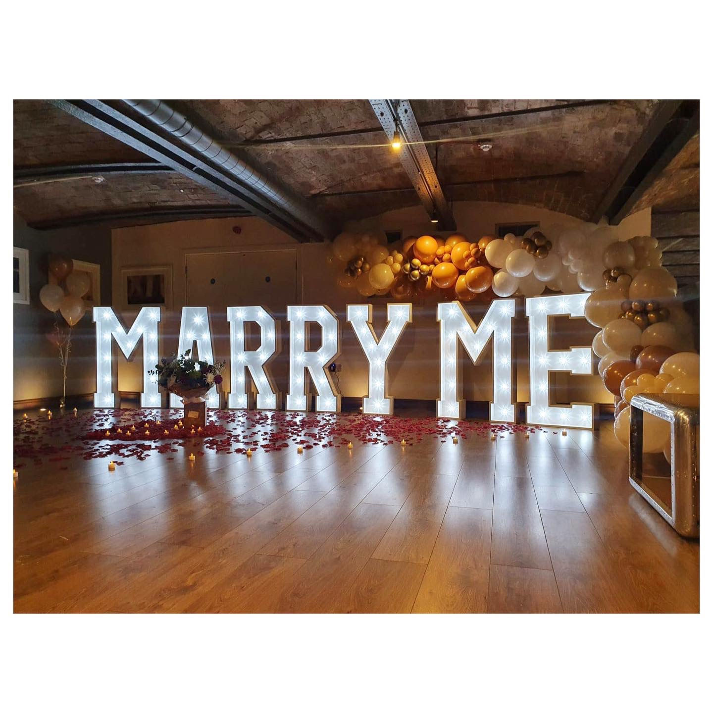 4ft LIGHT UP NUMBERS & LETTERS