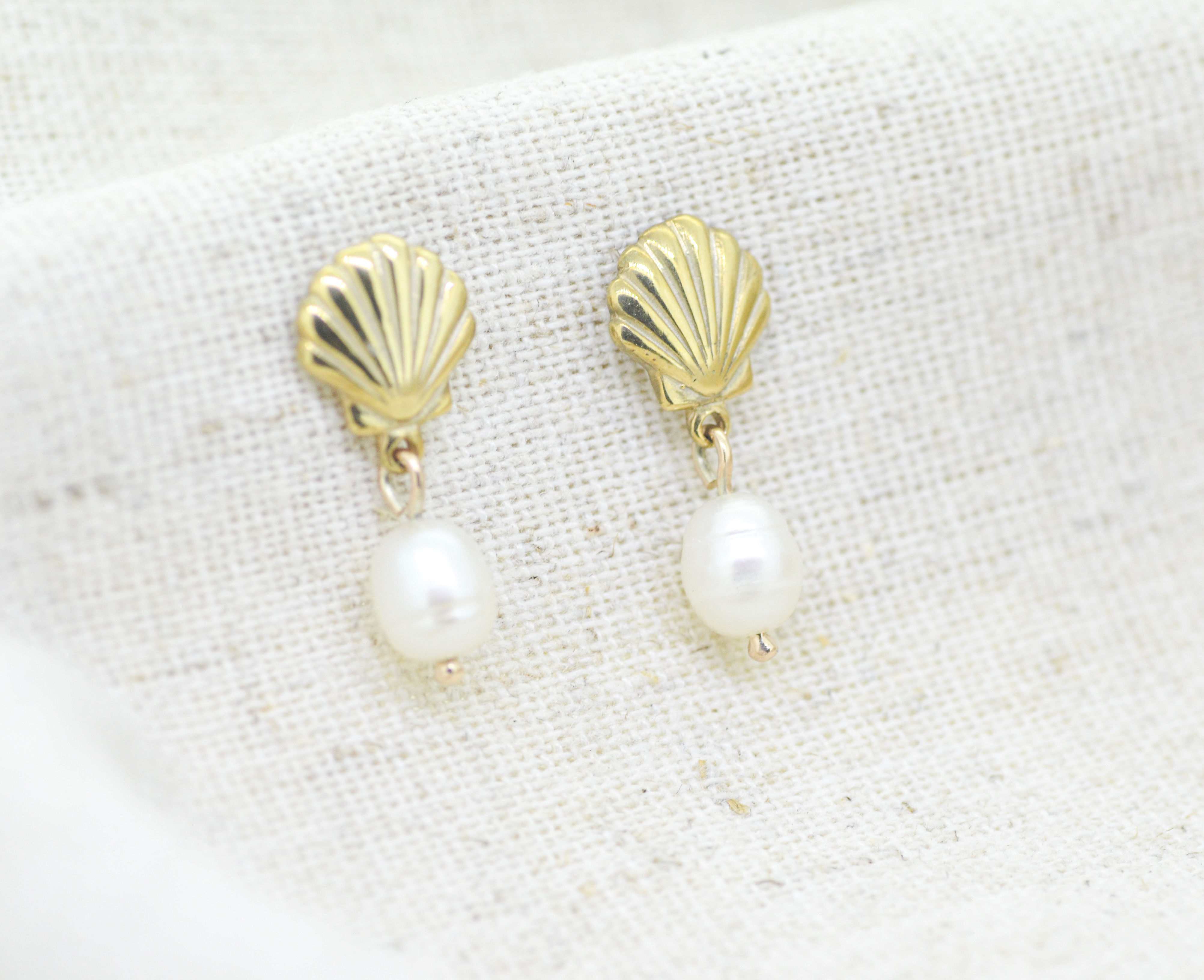Baby Scallop Pearl Earrings 9ct Yellow gold