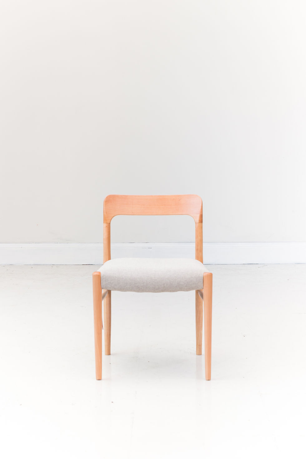 Silla Moller Tapizada (stock 2)