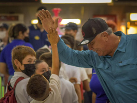 *Gobierno de El Fuerte invita a 400 niños al cine.*