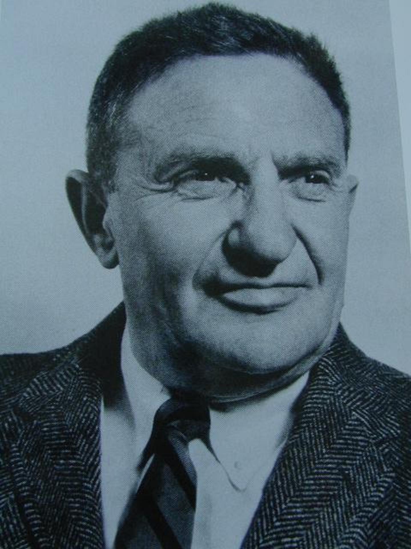 Bernard 'Red' Sarachek