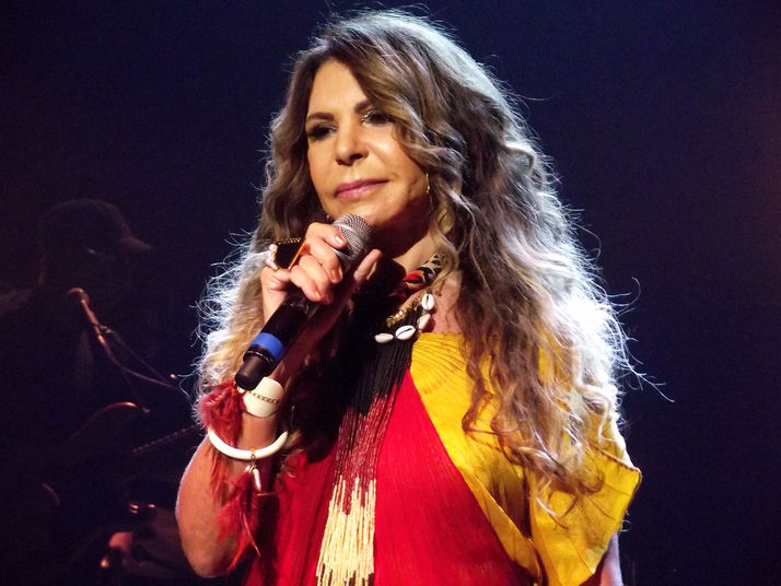 ''Elba Ramalho estreou sua nova turnê em comemoração aos quarenta anos de carreira no Sesc P