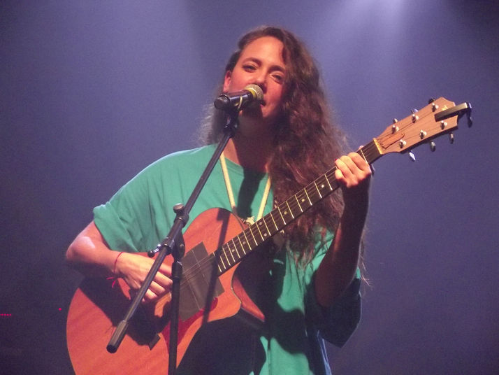 ''A cantora e compositora Tiê apresentou sua nova turnê do álbum Gaya no Sesc Bom Retiro em
