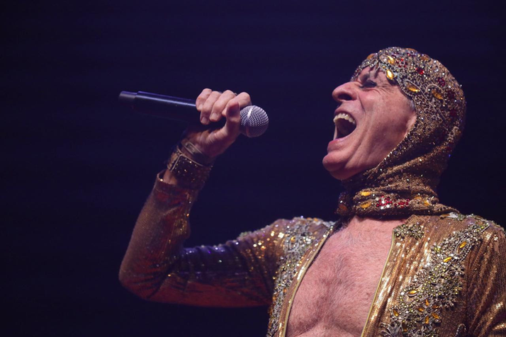 ''Em primeiro show no Chile, Ney Matogrosso apresentou a turnê "Bloco na Rua"