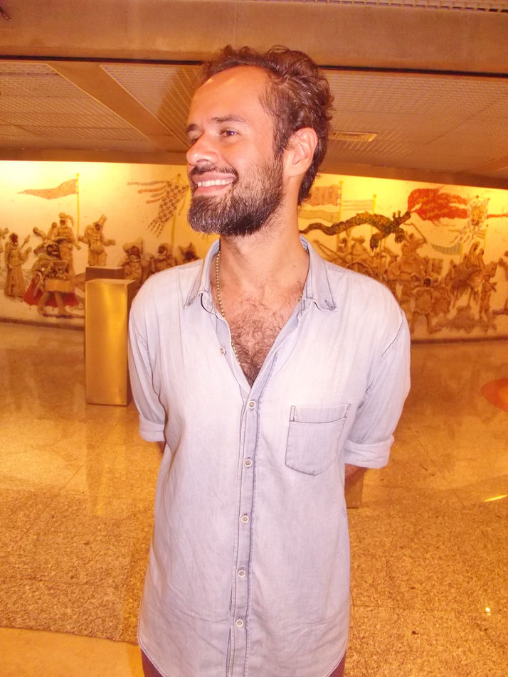 ''Em formato voz e piano o cantor Marcelo Jeneci se apresentou no Sesc Vila Mariana no últim