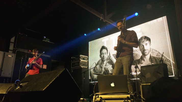 ''Com apresentação surpreendente,os britânicos da banda TTNG estrearam no Brasil''