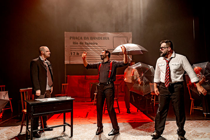 ''Espetáculo clássico de Nelson Rodrigues, O Beijo no Asfalto prorroga temporada no Teatro Ruth Escobar''