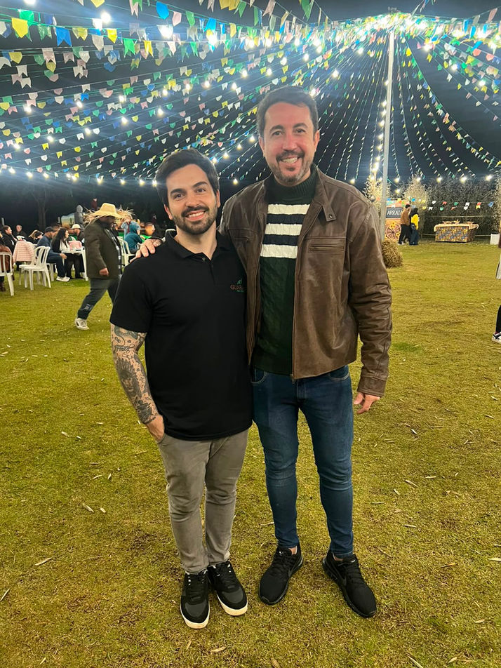 ''Thiago Rocha e Sebah Vieira prestigiam o São João do Guarany Eco Resort, em Minas Gerais''