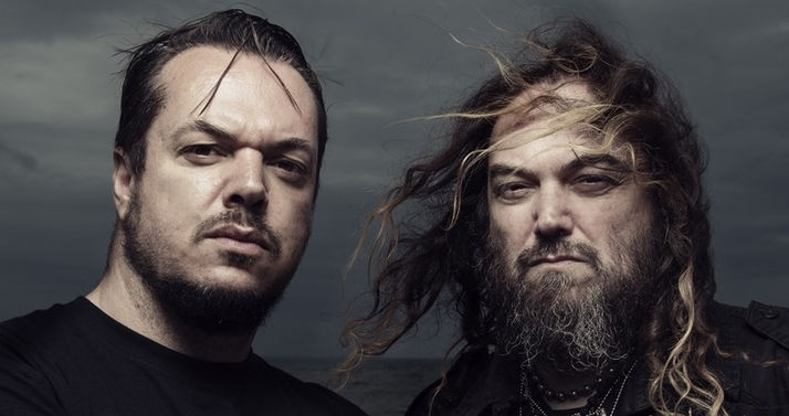 ''Max & Iggor Cavalera realizam uma única apresentação de sua nova turnê Max & Iggor