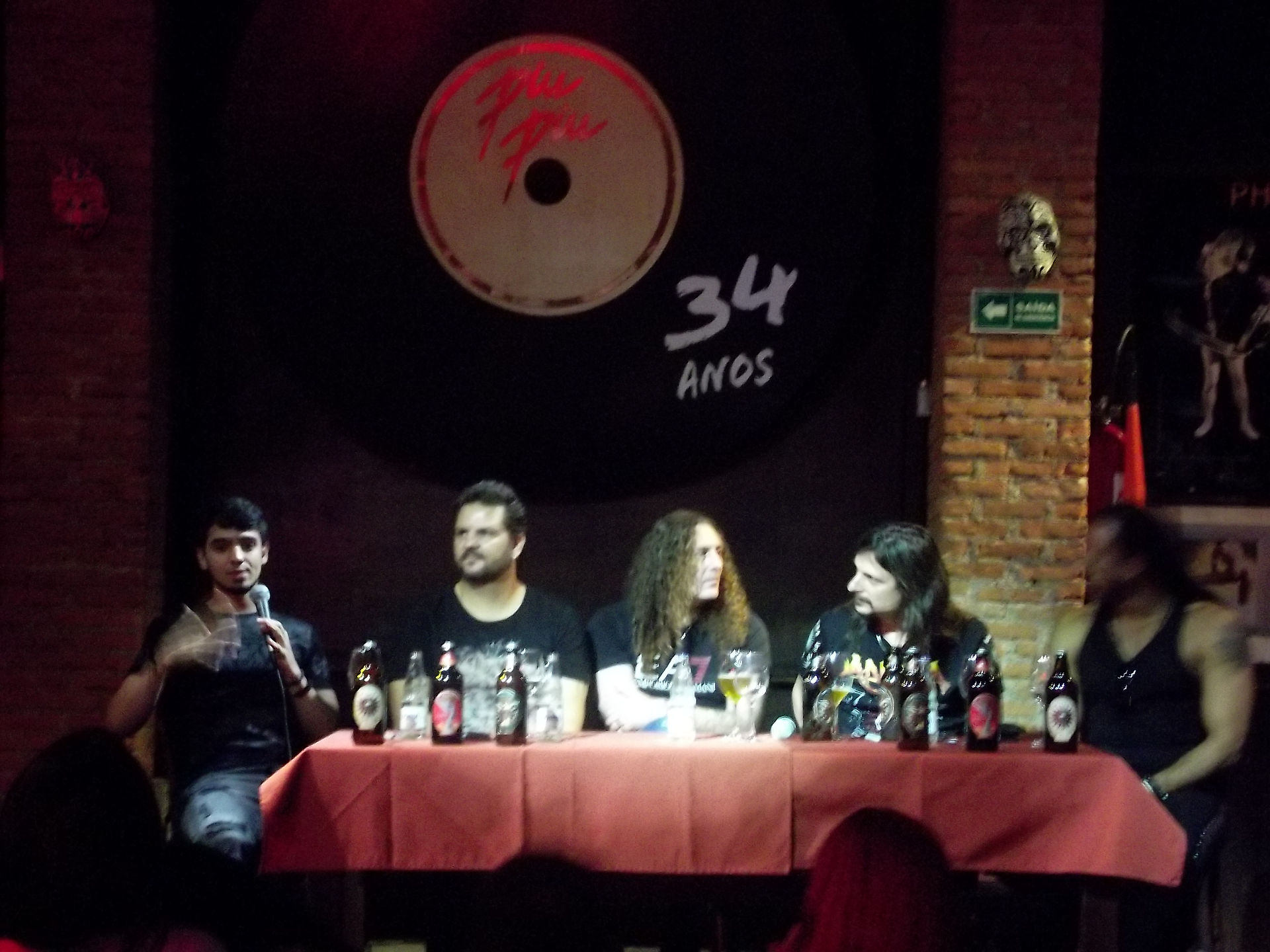 banda Angra durante audição