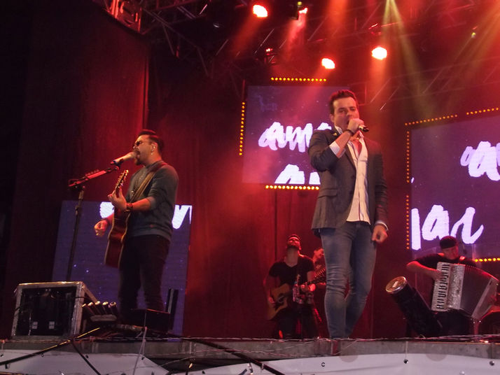 ''Marcos e Belutti realizaram show de encerramento do 12° Festival do Chocolate em Ribeirão