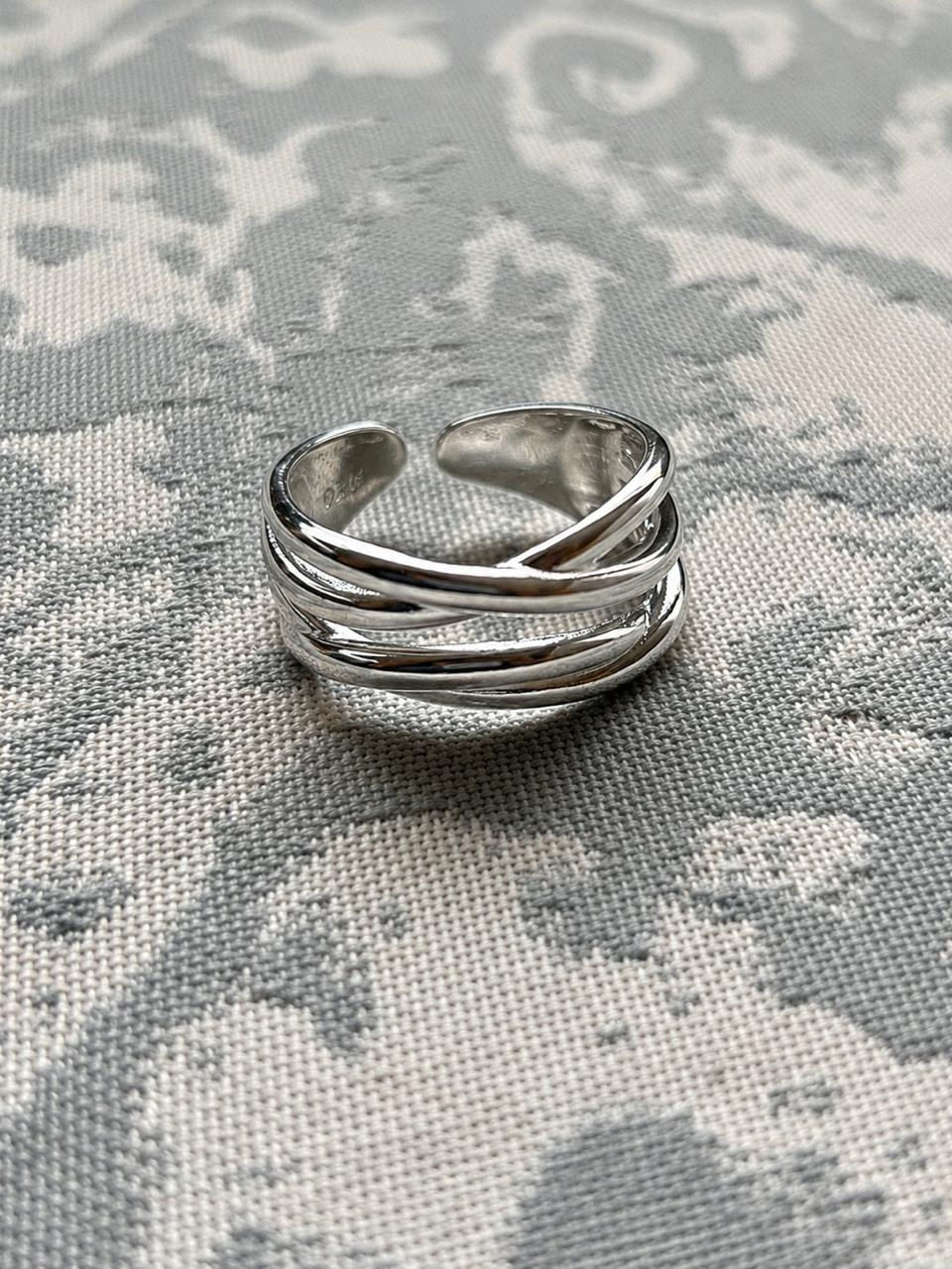 Anillo Cruzado Plateado