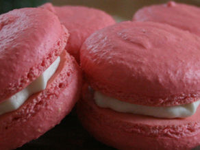 peppermint vanilla macarons