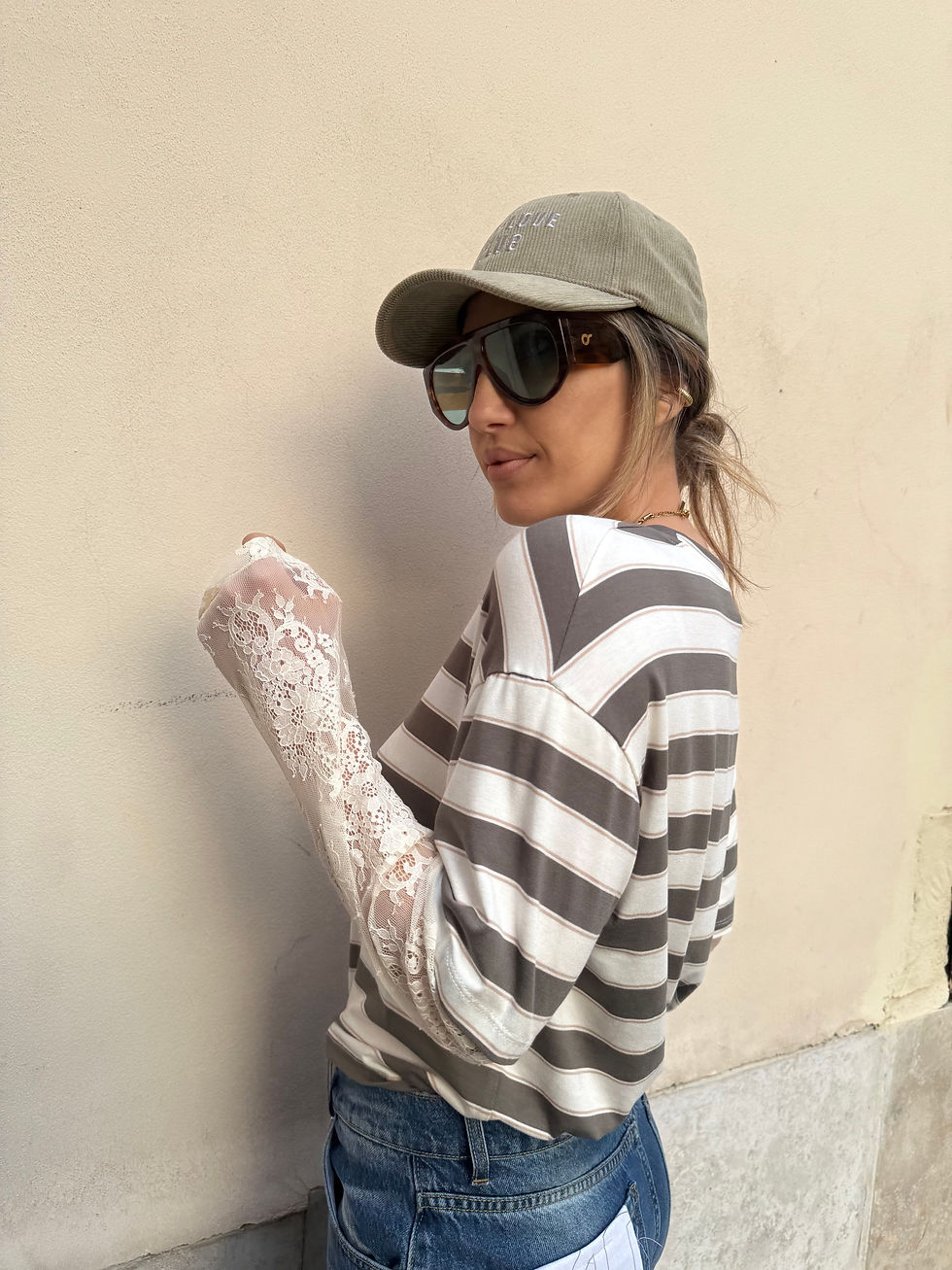 Miniatura: Haveone - T-shirt rigata con manica in pizzo