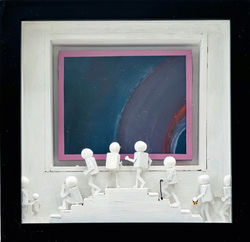 Museumsbesucher auf Treppe