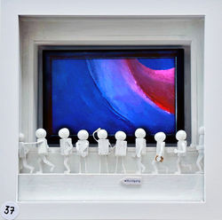 Museumsbesucher beim Rundgang