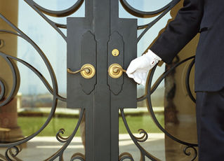 Holiday Inn Biltmore East Introduces "Virtual Concierge"