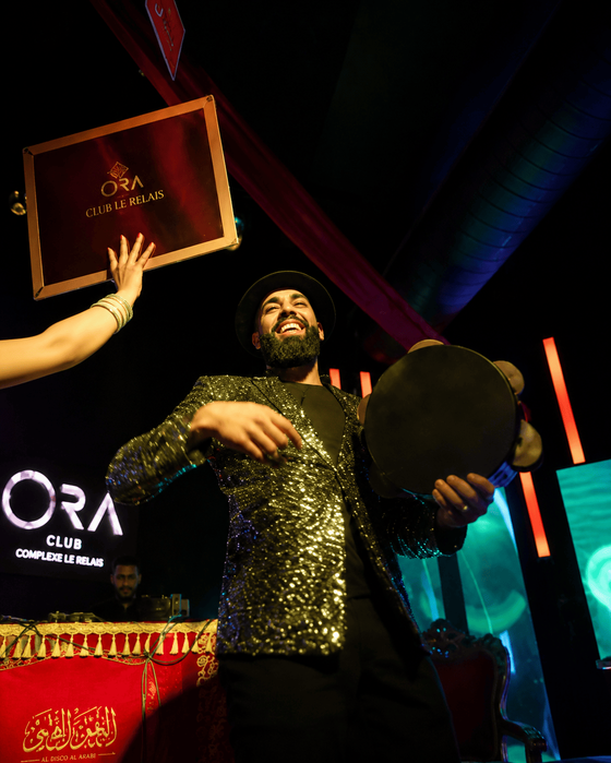 Spectacle oriental et ambiance musicale pendant une soirée à ORA Club Gammarth