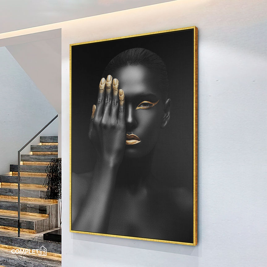 Miniatura: Quadro Mulher Negra Maquiagem Dourada Mão No Olho