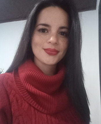 foto nhora roja.jpeg