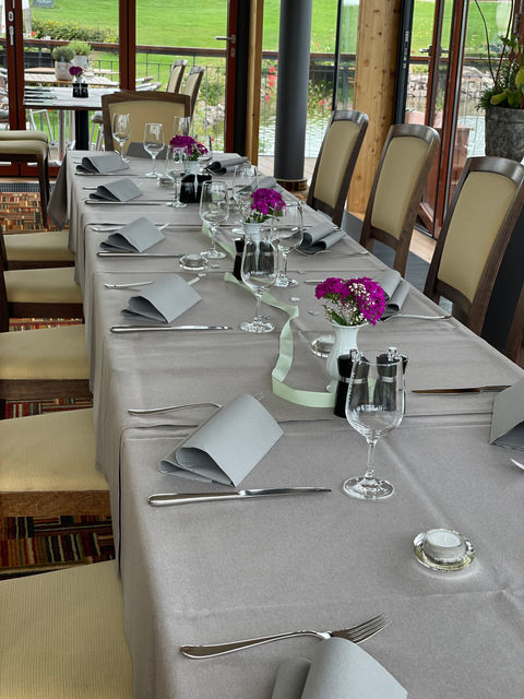 Restaurant Ferdinand Tafel festlich .JPG