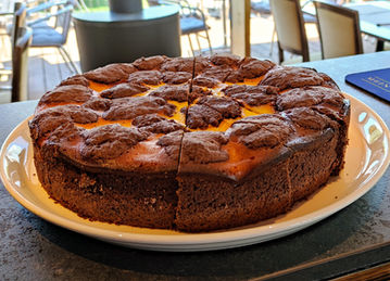 Restaurant Ferdinand Zupfkuchen selbstgebacken.JPEG