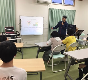 ブラウン英語教室のレッスン風景(小学高学年クラス)