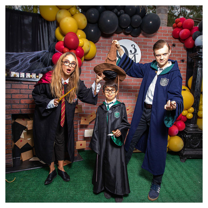 Wizard Hunt takes kids on a magical quest with Harry Potter and Hermione, solving riddles, finding secret notes, and uncovering enchanted hidden objects.