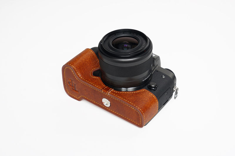 底部平整可平放桌面