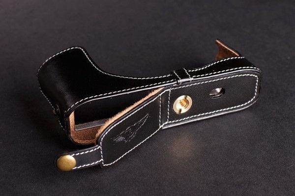 開底式設計，方便更換電池