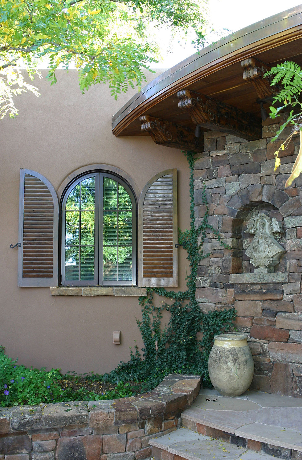 Nicho at Entry Portal