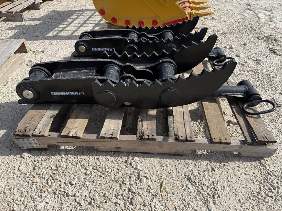 Weld on Manual Thumb for CAT 307/308 or Equivalent Mini