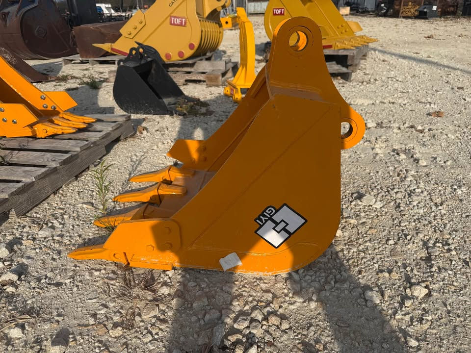 Thumbnail: 24" GIYI Excavator Bucket for CAT 305/306 or Equivalent