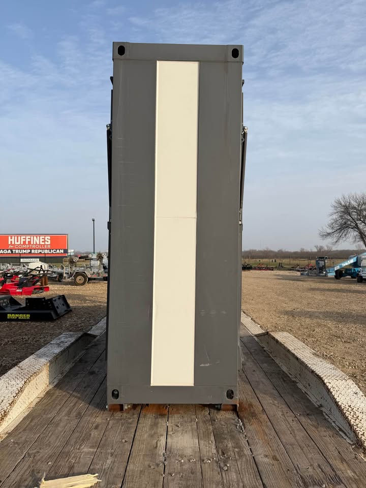 Thumbnail: Demo 16-1/2' X 20' Bastone Portable House/Hunting Cabin/Breakroom/Guard Shack