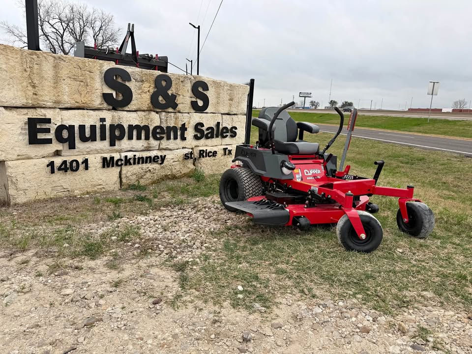 Thumbnail: Country Clipper Boulevard 60” Zero Turn Mower